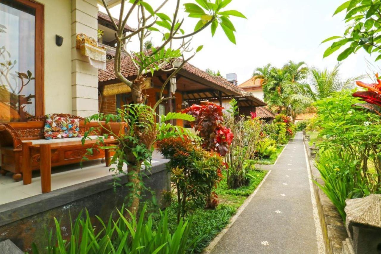 Puji Hostel And Bungalow Ubud Exteriör bild