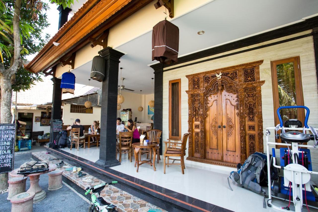Puji Hostel And Bungalow Ubud Exteriör bild