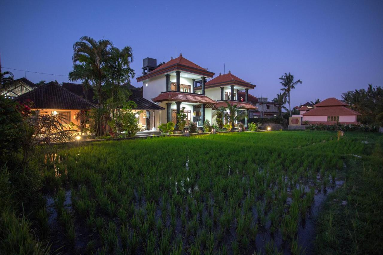 Puji Hostel And Bungalow Ubud Exteriör bild